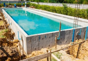 الزامات کارگاهی در بتنریزی استخر